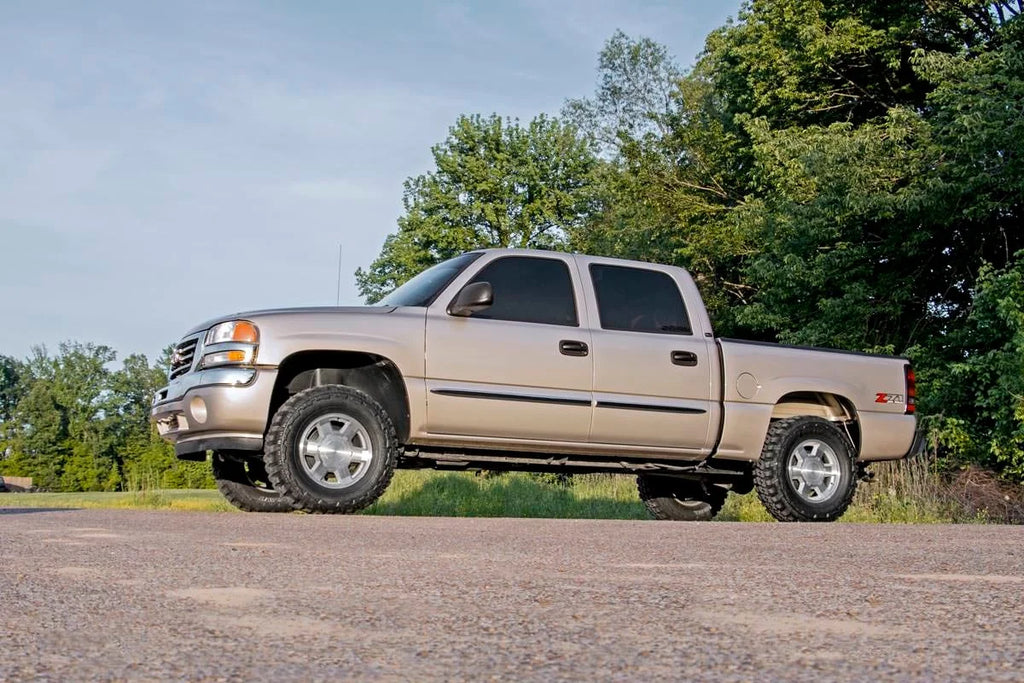 Rough Country 1.5-2 Inch Leveling Kit | Chevy/GMC Sierra 1500/Silverado 1500/Tahoe/Yukon (99-06 & Classic) 7592 - Back View