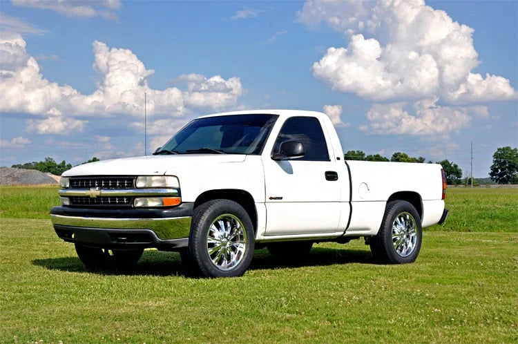 Rough Country 1.5 Inch Leveling Kit | Chevy Silverado & GMC Sierra 1500 2WD (1999-2006 & Classic) 7599 - Installation View