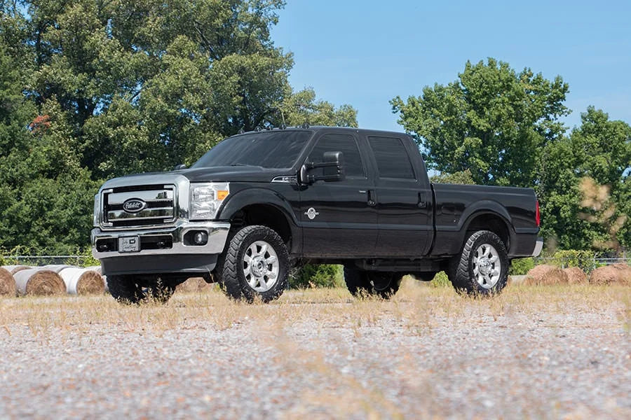 Rough Country 2 Inch Leveling Kit | Ford F-250/F-350 Super Duty 4WD (2005-2023) 514 - Front View