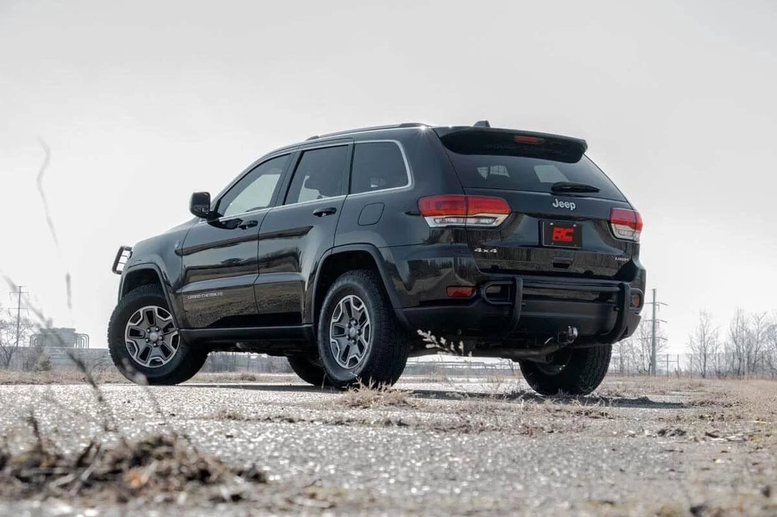 Rough Country 2 Inch Leveling Kit | Jeep Grand Cherokee WK2 2WD/4WD (2011-2022) 67800 - Installation View