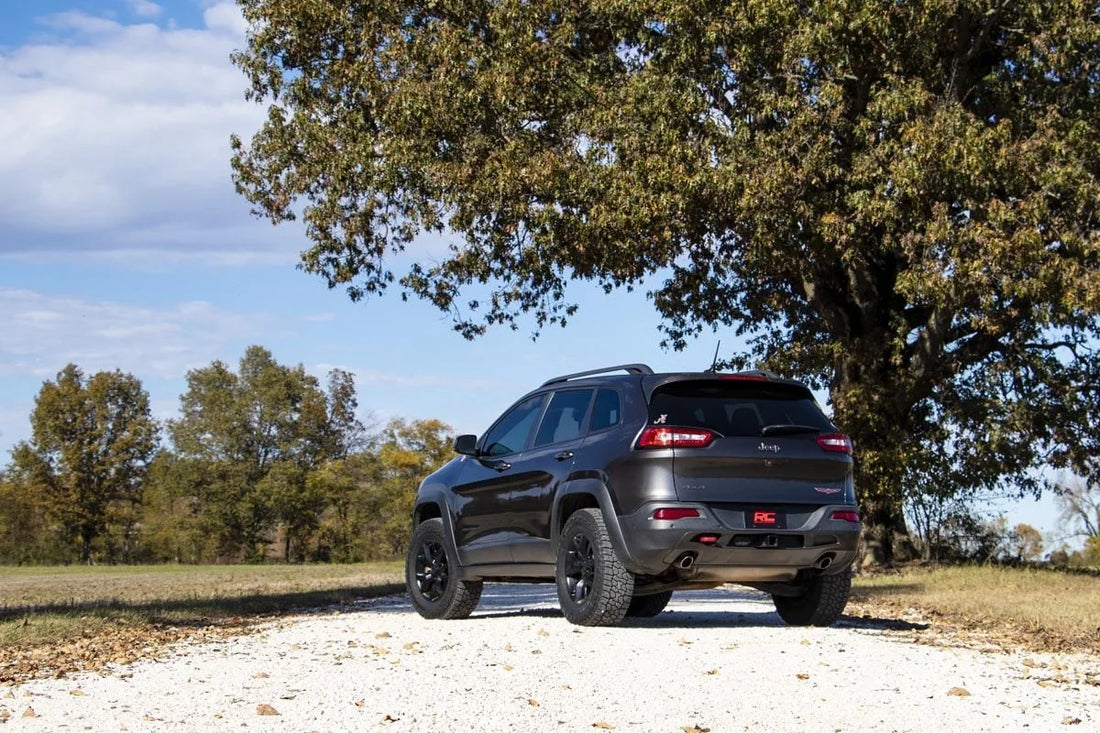 Rough Country 2 Inch Leveling Lift Kit | Jeep Cherokee KL 2WD/4WD (2014-2023) 60400 - Additional View 5