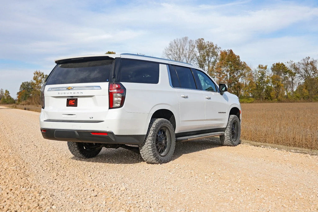 Rough Country 2 Inch Lift Kit | GMC Yukon/Yukon XL 1500 4WD (2021-2024) 11200 - Additional View 5