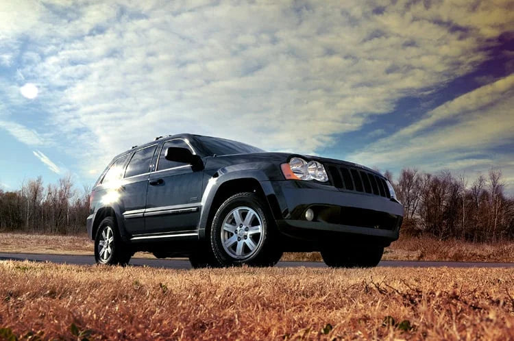 Rough Country 2 Inch Lift Kit | Jeep Commander XK (06-10)/Grand Cherokee WK (05-10) 664 - Installation View