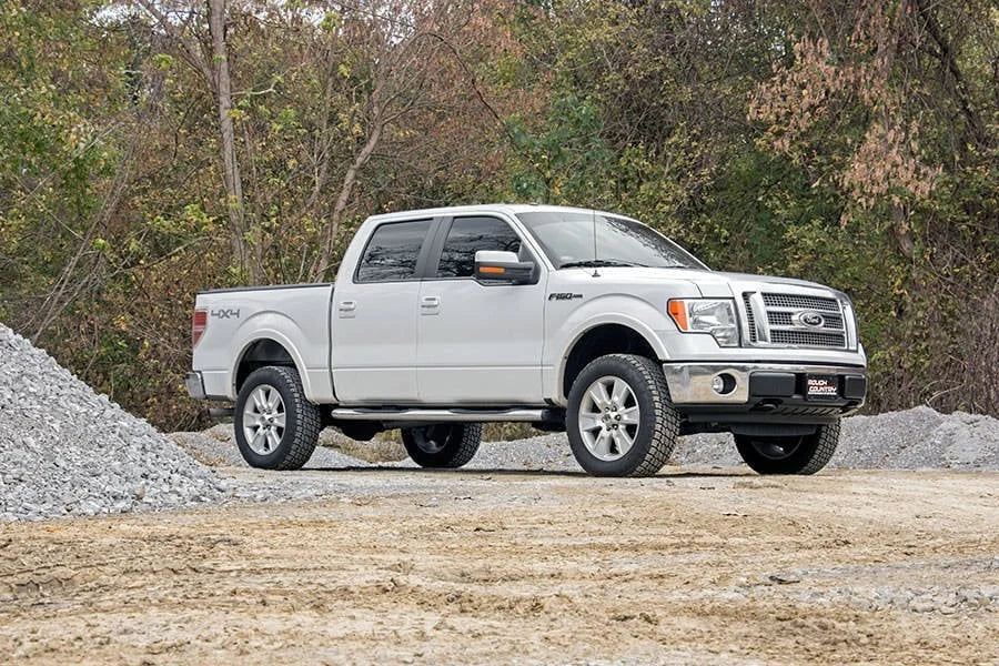 Rough Country 2 Inch Lift Kit | N3 Struts/N3 | Ford F-150 4WD (2009-2013) 50004 - Side View