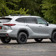 Load image into Gallery viewer, Rough Country 2 Inch Lift Kit | Toyota Highlander 4WD (2020) 73700 - Installation View