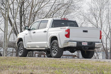 Load image into Gallery viewer, Rough Country 2.5-3 Inch Leveling Kit | Toyota Tundra 4WD (2007-2021) 87000 - Additional View 6