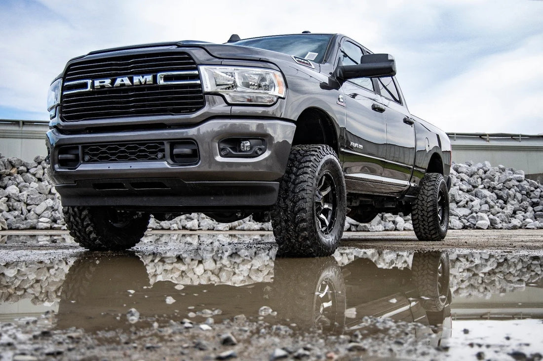 Rough Country 2.5 Inch Leveling Kit | RR Coil | M1 | Ram 2500 (14-24)/3500 (13-24) 37741 - Side View
