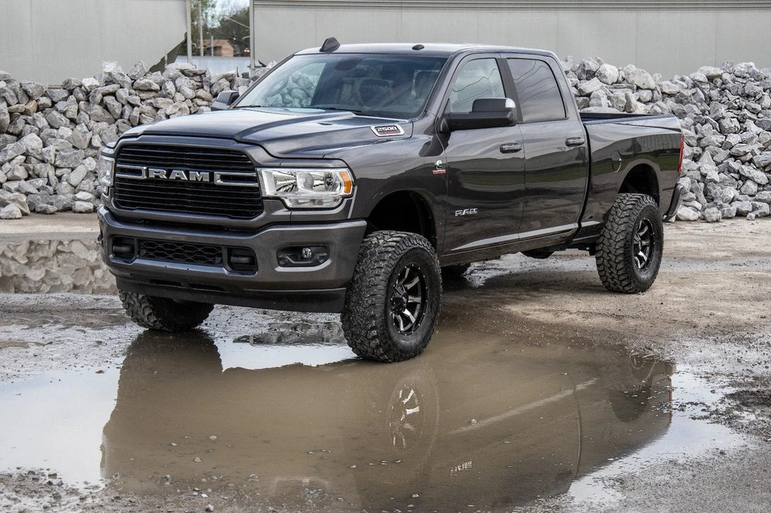Rough Country 2.5 Inch Leveling Kit | RR Coil | M1 | Ram 2500 (14-24)/3500 (13-24) 37741 - Additional View 6