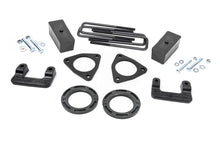 Load image into Gallery viewer, Rough Country 2.5 Inch Leveling Kit | Stamped Steel | Chevy/GMC Sierra 1500 (16-18)/Silverado 1500 (07-18) 1312 - Kit Cont...