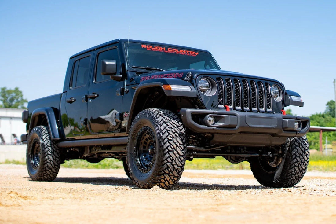 Rough Country 2.5 Inch Leveling Kits | Springs | M1R | Jeep Gladiator JT 4WD (2024-2025) - Side View