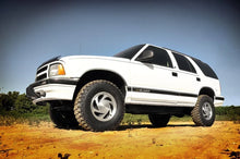Load image into Gallery viewer, Rough Country 2.5 Inch Lift Kit | Chevy/GMC Blazer/S10 Truck/S15 Jimmy 4WD 24230 - Installation View