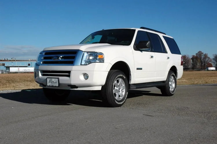 Rough Country 2.5 Inch Lift Kit | Ford Expedition 2WD/4WD (2003-2013) 585 - Installation View