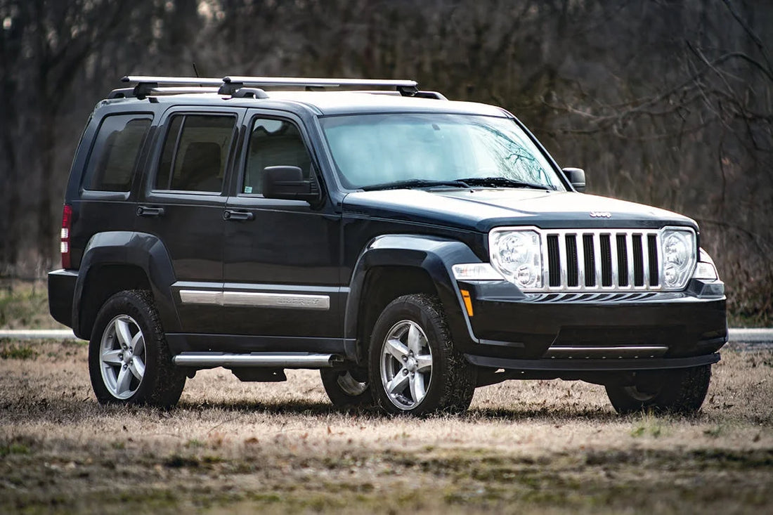 Rough Country 2.5 Inch Lift Kit | Jeep Liberty KK 4WD (2008-2012) 687 - Side View
