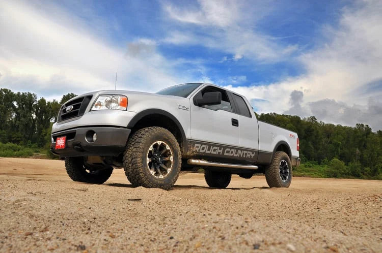 Rough Country 2.5 Inch Lift Kit | Molded | Ford F-150 2WD/4WD (2004-2008) 57030 - Installation View