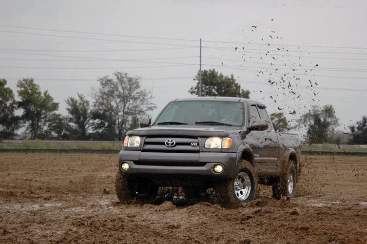 Rough Country 2.5 Inch Lift Kit | N3 Struts | Toyota Tundra 4WD (2000-2006) 75031 - Installation View