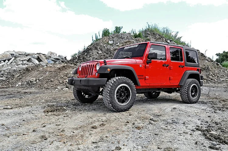 Rough Country 2.5 Inch Lift Kit | Spacers | Jeep Wrangler JK/Wrangler Unlimited  (2007-2018) 656 - Installation View