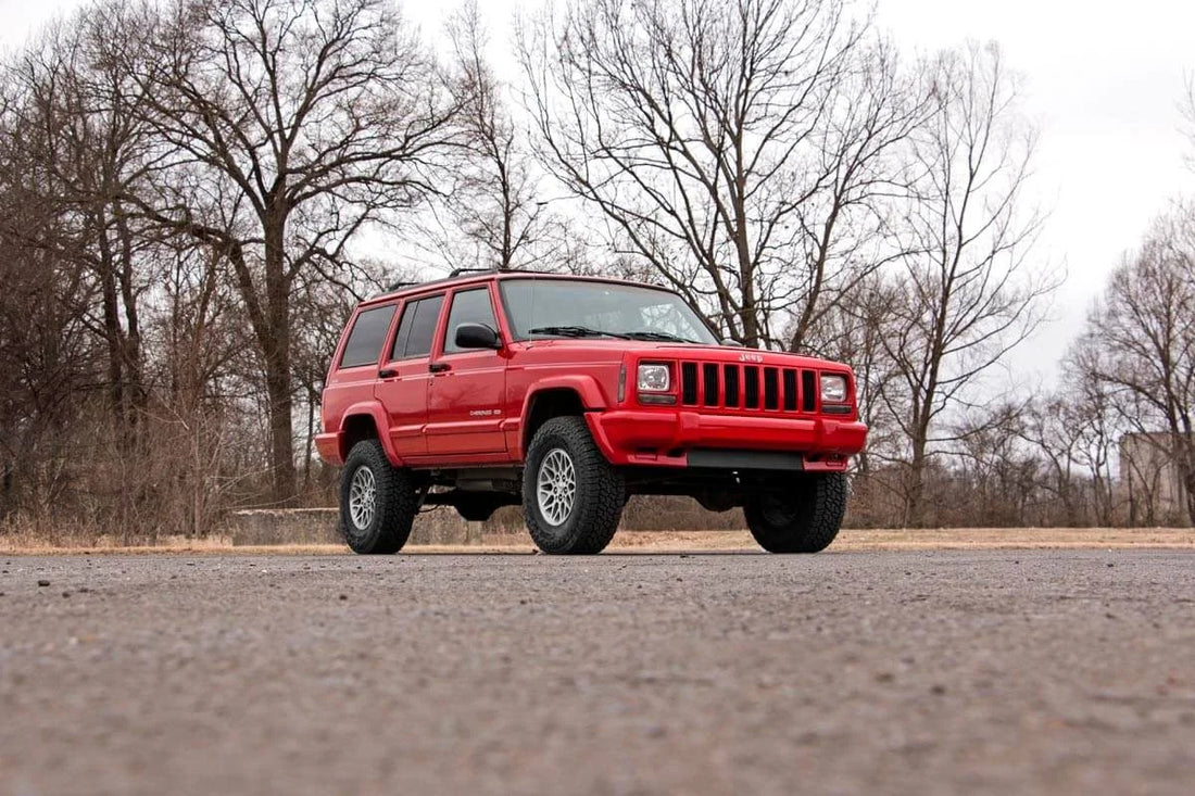 Rough Country 3 Inch Lift Kit | Series II | RR Springs | M1 | Jeep Cherokee XJ (84-01) 63041 - Additional View 5