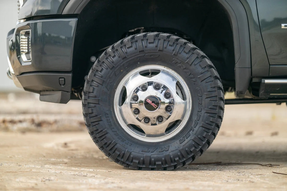 Rough Country 3 Inch Lift Kit | UCAs | M1 | Chevy/GMC Sierra 3500 HD/Silverado 3500 HD (20-24) 95640 - Installation View