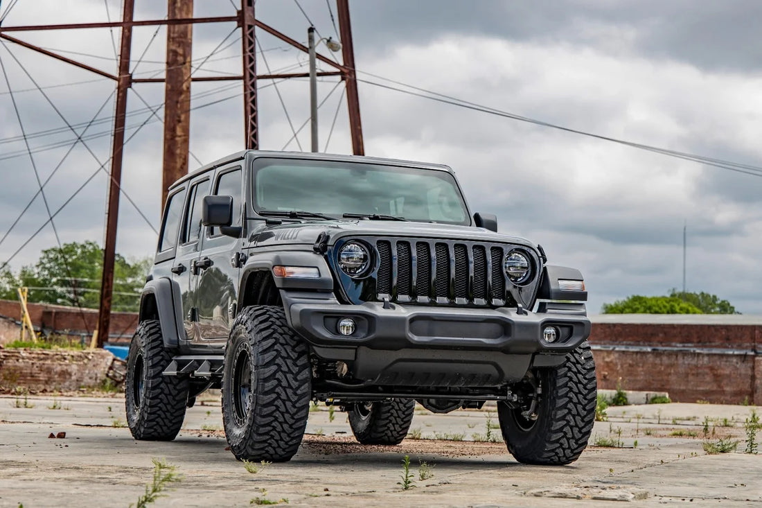 Rough Country 3.5 Inch Lift Kit | C/A Drop | Diesel | Jeep Wrangler Unlimited 4WD (20-23) 78130 - Side View