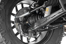 Load image into Gallery viewer, Rough Country 3.5 Inch Lift Kit | Cast Steel LCA | M1 Strut | Chevy/GMC 1500 (07-13) 11940 - Side View