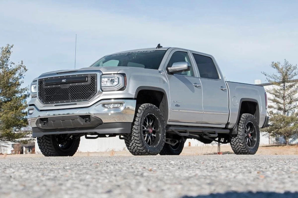 Rough Country 3.5 Inch Lift Kit | Cast Steel LCA | Vertex/V2 | Chevy/GMC 1500 (14-18 & Classic) 12457 - Side View