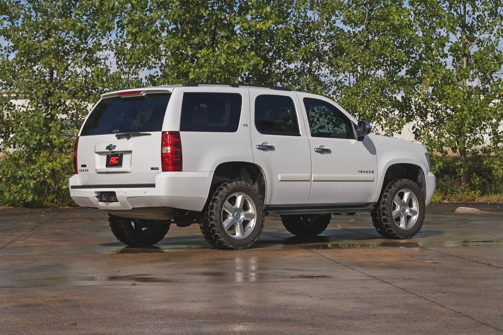Rough Country 3.5 Inch Lift Kit | N3 Struts | Forged UCAs RED | Chevy/GMC SUV 1500 (07-20) - Installation View