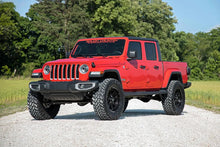 Load image into Gallery viewer, Rough Country 3.5 Inch Lift Kit | Spacers | M1 | Jeep Gladiator JT 4WD (2020-2023) 63740 - Installation View