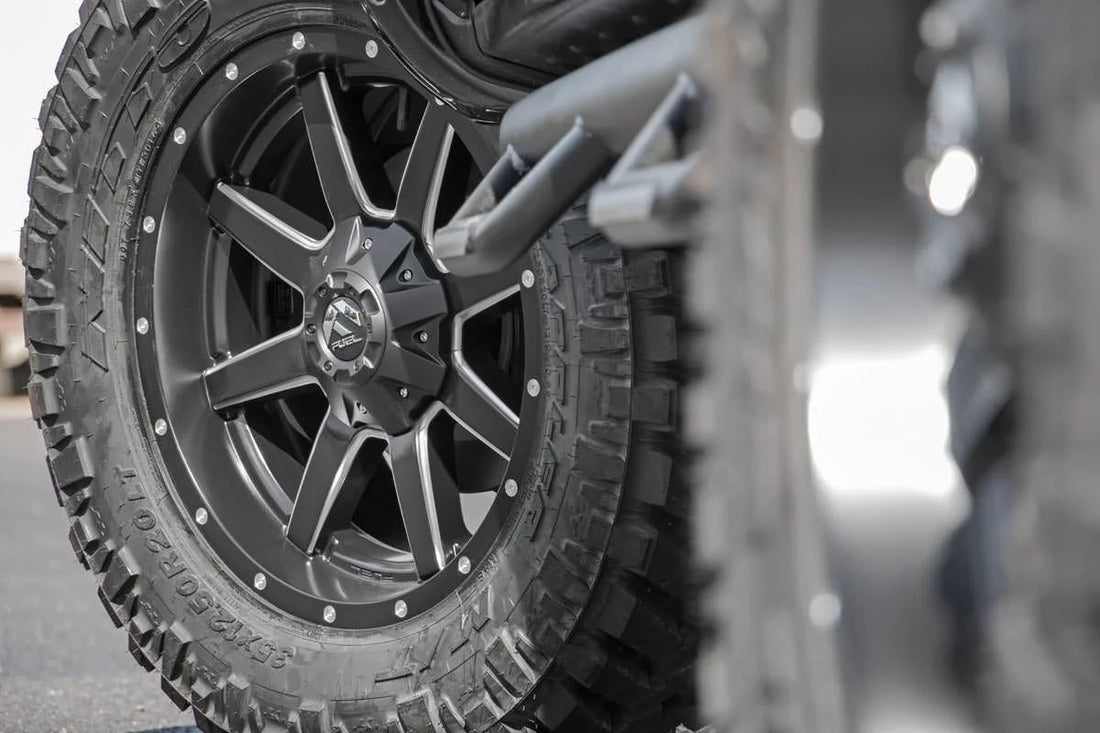 Rough Country 35x12.50R20 Nitto Trail Grappler M/T N205-720 - Side View