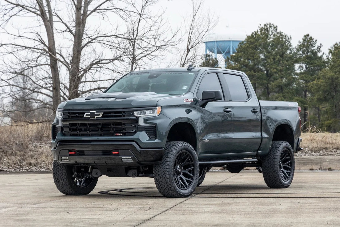 Rough Country 4 Inch Lift Kit | AT4/Trailboss | N3 Struts | Chevy/GMC 1500 (25-26) - Side View