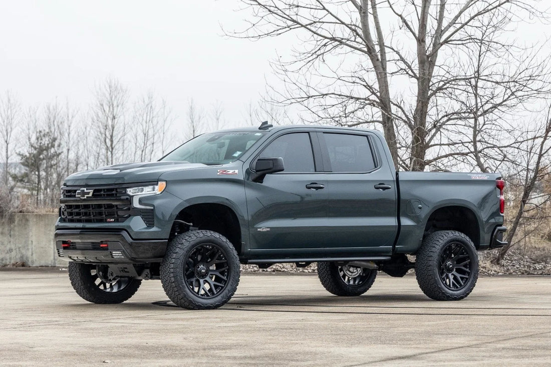 Rough Country 4 Inch Lift Kit | AT4/Trailboss | N3 Struts | Chevy/GMC 1500 (25-26) - Installation View