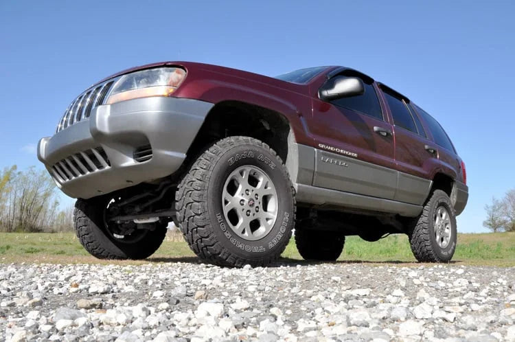 Rough Country 4 Inch Lift Kit | Jeep Grand Cherokee WJ 2WD/4WD (1999-2004) 698.20 - Installation View