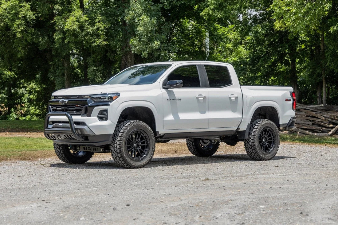 Rough Country 4 Inch Lift Kit | M1 Struts | Chevy/GMC Canyon (23-25)/Colorado (23-26) - Installation View