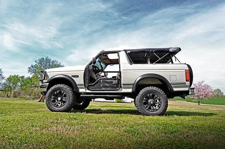 Rough Country 4 Inch Lift Kit | Rear Blocks | Ford Bronco 4WD (1980-1996) 465B.20 - Installation View