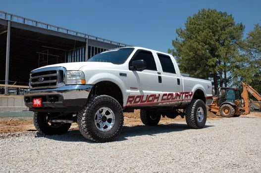 Rough Country 4 Inch Lift Kit | Rear Blocks | V2 | Ford F-250/F-350 Super Duty 4WD (1999) 49470 - Installation View
