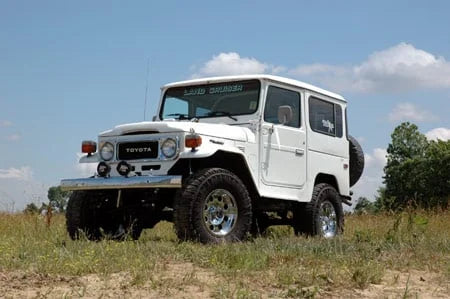 Rough Country 4 Inch Lift Kit | Toyota Land Cruiser FJ40 4WD (1964-1980) 73530 - Installation View