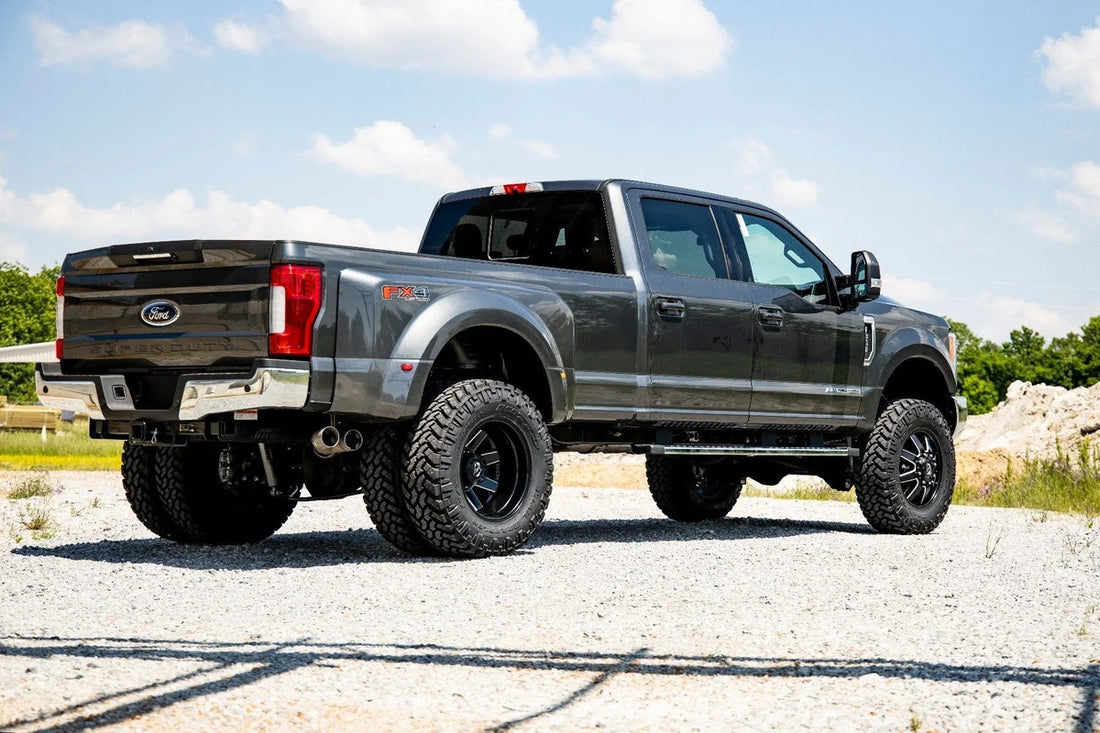 Rough Country 4.5 Inch Lift Kit | DRW | FR Drive Shaft | Ford F-350 Super Duty 4WD (17-22) 55931 - Side View