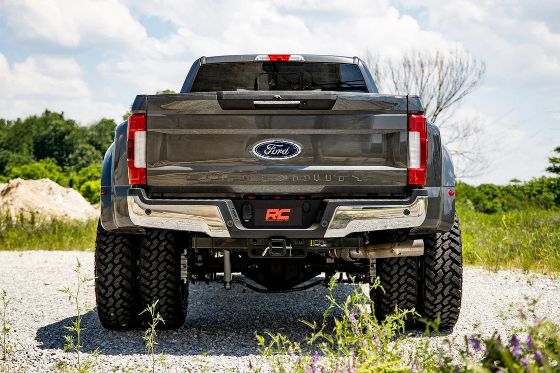 Rough Country 4.5 Inch Lift Kit | DRW | FR Drive Shaft | Ford F-350 Super Duty 4WD (17-22) 55931 - Installation View