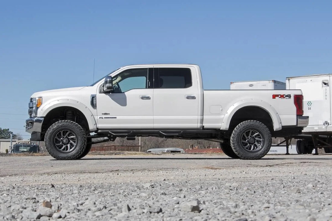 Rough Country 4.5 Inch Lift Kit  |  D/S  |  C/O V2 | Ford F-250/F-350 Super Duty 4WD (17-22) 55058 - Installation View