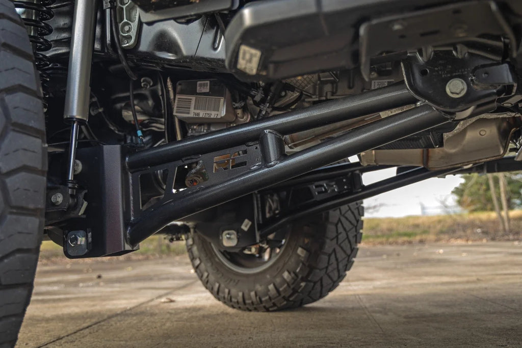 Rough Country 4.5 Inch Lift Kit | Radius Arm | Diesel | M1 | Ford F-250/F-350 Super Duty (23-26) - Installation View