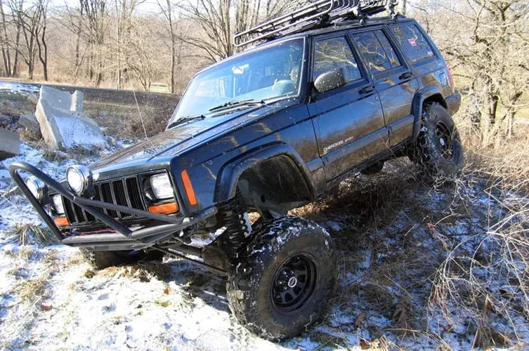 Rough Country 4.5 Inch Lift Kit | Rear AAL | Jeep Cherokee XJ 2WD/4WD (1984-2001) 623N2 - Installation View