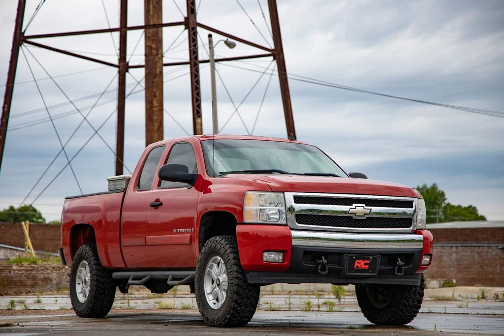 Rough Country 5 Inch Lift Kit | Chevy Silverado & GMC Sierra 1500 2WD (2007-2013) 10830 - Side View