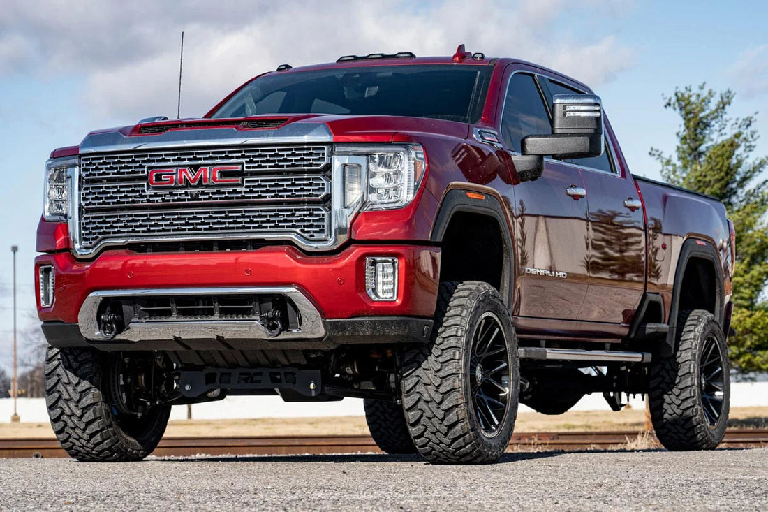 Rough Country 5 Inch Lift Kit | NTD | M1 | w/ Overloads | Chevy/GMC 2500HD/3500HD (20-26) - Installation View