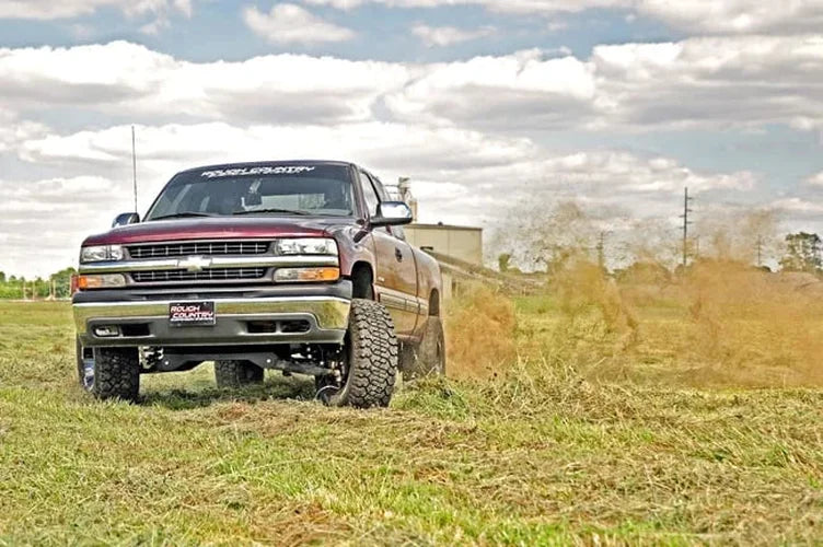 Rough Country 6 Inch Lift Kit | Chevy Silverado & GMC Sierra 1500 2WD (1999-2006 & Classic) 23420 - Installation View