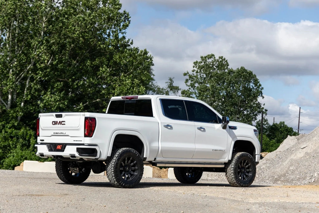Rough Country 6 Inch Lift Kit | Adaptive Ride Control | Chevy/GMC 1500 (25-26) - Installation View