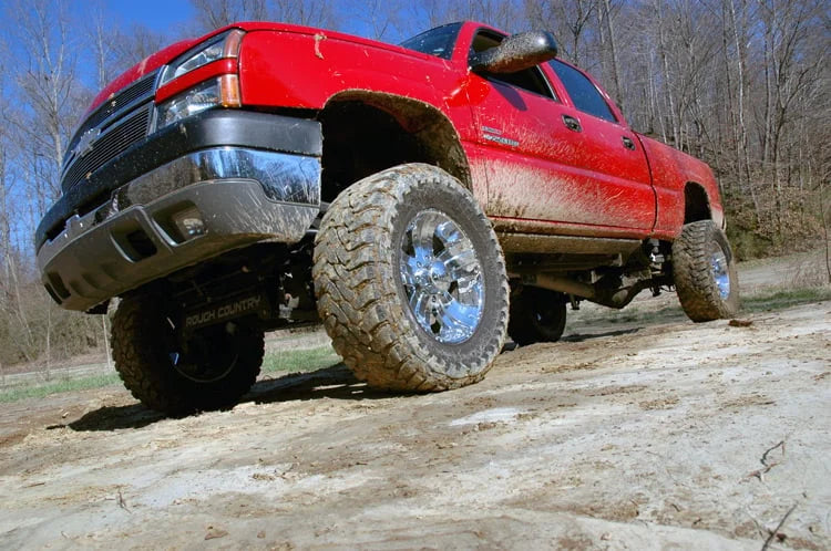 Rough Country 6 Inch Lift Kit | Chevy Silverado & GMC Sierra 2500HD 4WD (2001-2010) 29730A - Installation View