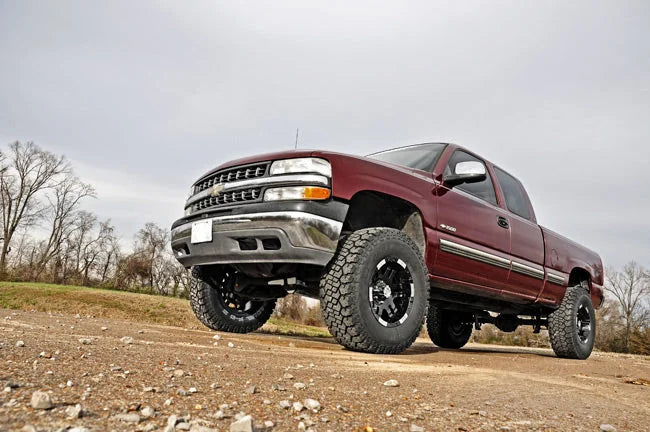 Rough Country 6 Inch Lift Kit | M1 Shocks | Chevy/GMC 1500 2WD (99-06 & Classic) 23440 - Installation View