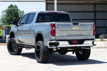 Load image into Gallery viewer, Rough Country 6 Inch Lift Kit | M1 Struts/M1 | Chevy Silverado 1500 2WD/4WD (2019-2024) 21740 - Installation View