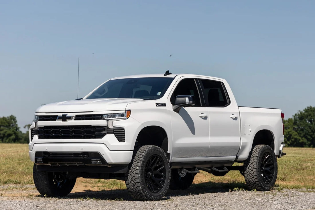 Rough Country 6 Inch Lift Kit | M1 Struts/M1 | Chevy Silverado 1500 4WD (2025-2026) - Side View