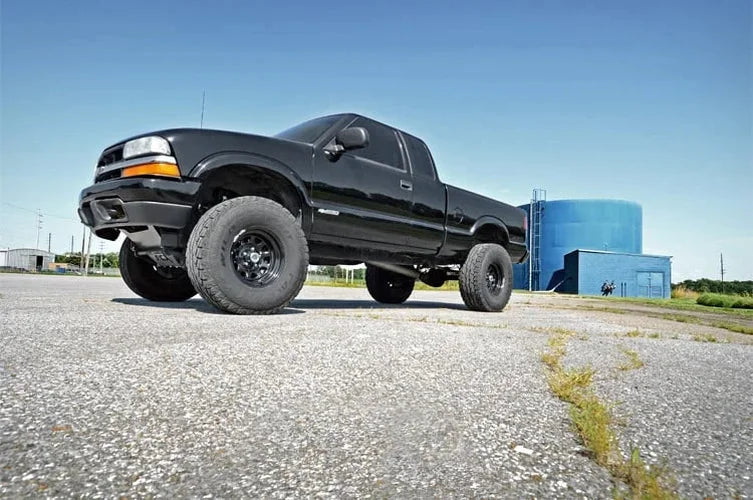 Rough Country 6 Inch Lift Kit | NTD | Chevy S10 Pickup Ext Cab 4WD (1994-2004) 244.20 - Installation View
