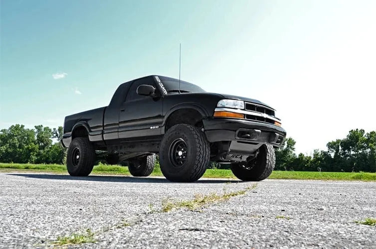 Rough Country 6 Inch Lift Kit | NTD | Chevy S10 Pickup Ext Cab 4WD (1994-2004) 244.20 - Installation View